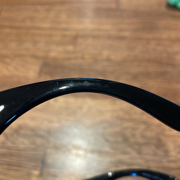 Versace Medusa sunglasses gold hardware - Picture 8 of 9